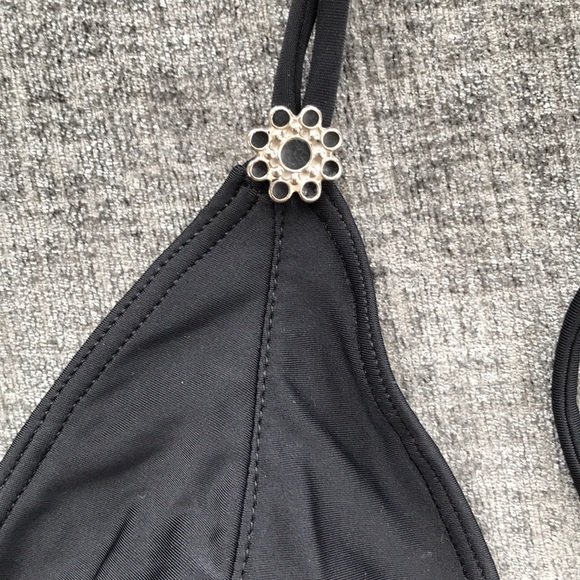 Size M bikini top black with unique neck tie - Picture 2 of 4